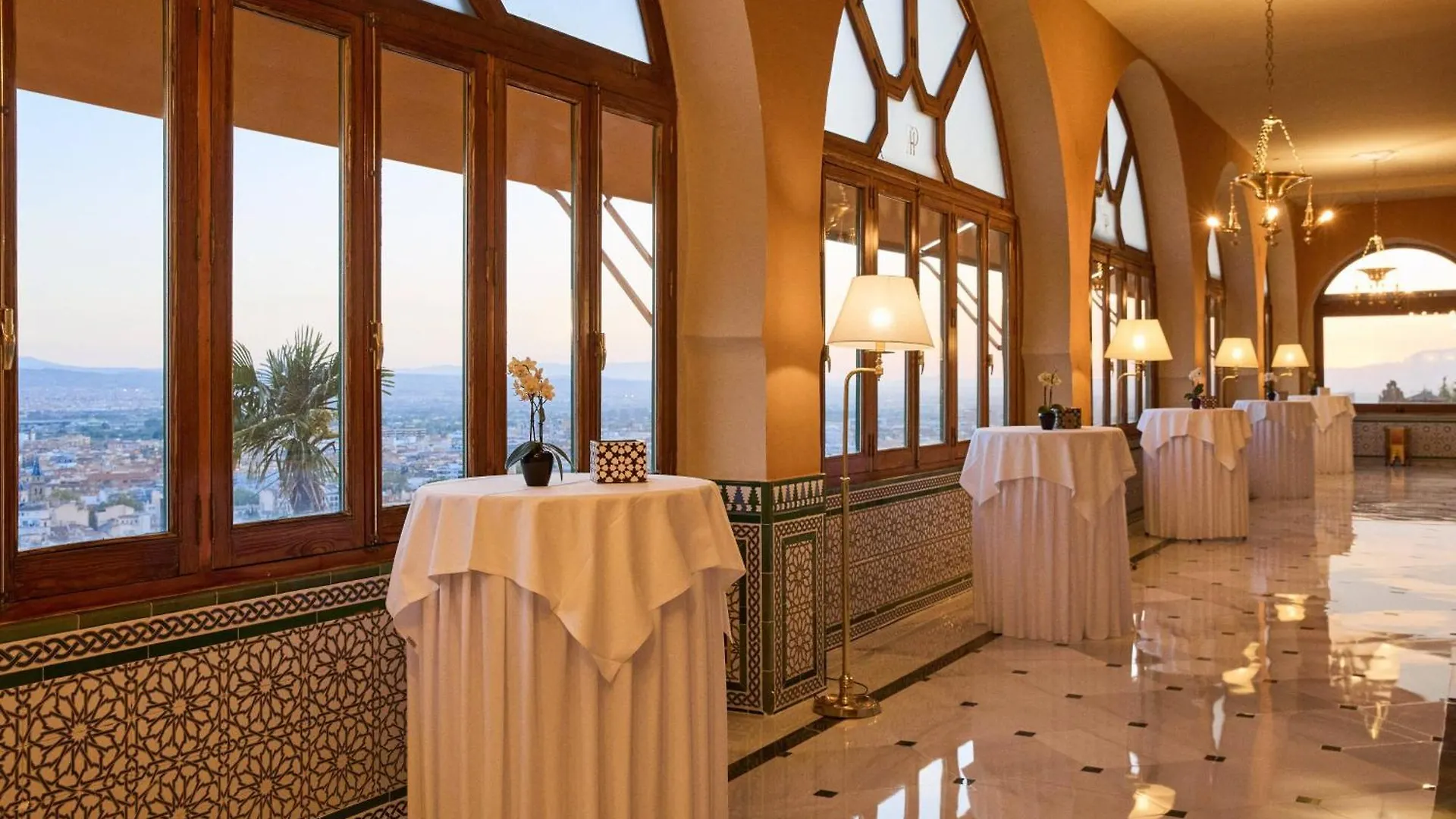 Alhambra Palace Hotel Гранада