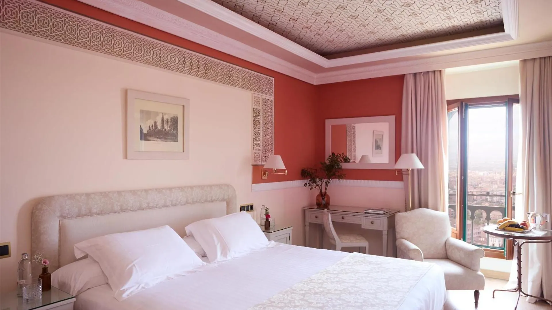 Alhambra Palace Hotel Гранада
