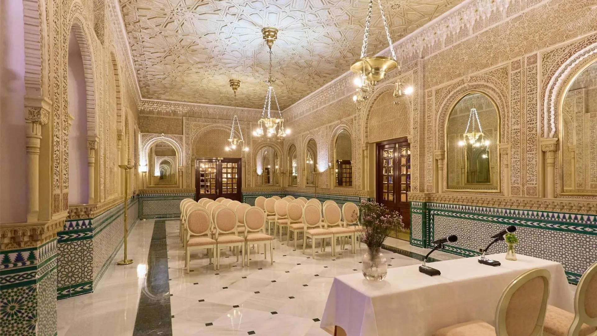 Alhambra Palace Hotel Гранада 5*,
