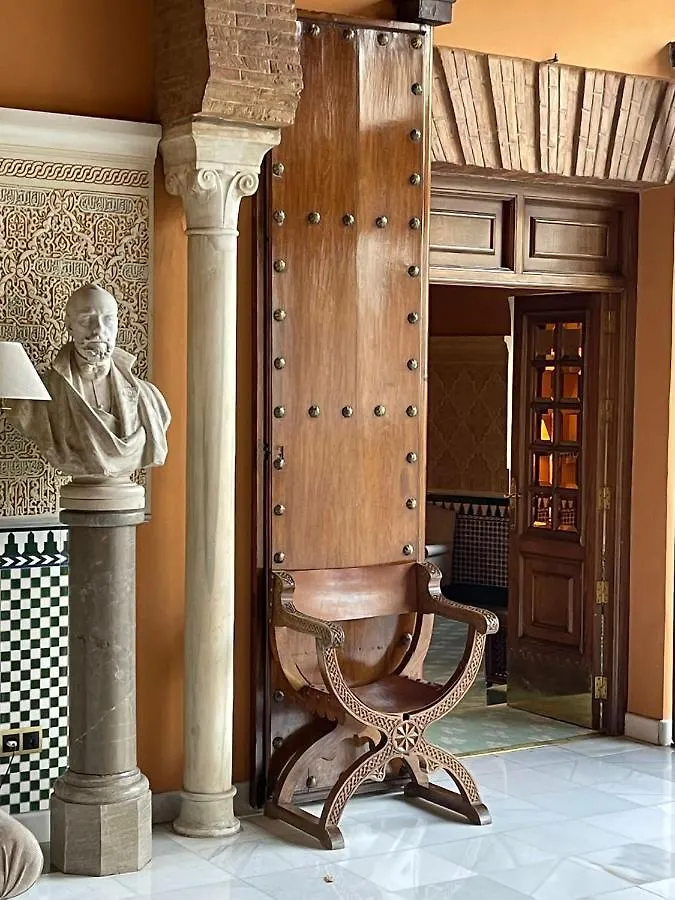Alhambra Palace Hotel Гранада
