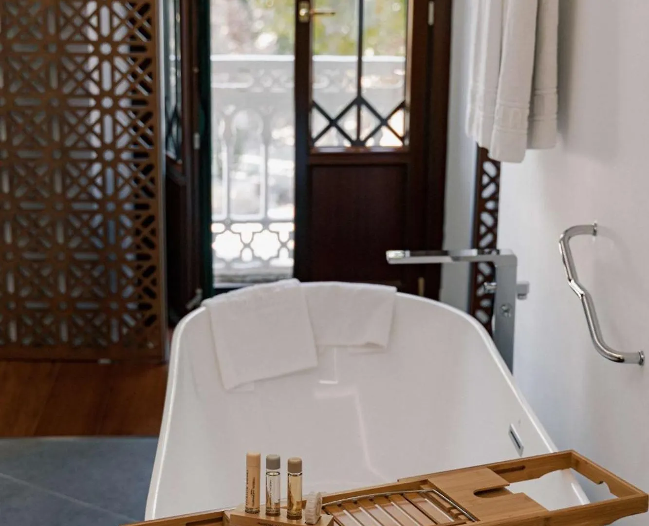 Alhambra Palace Hotel Гранада 5*,