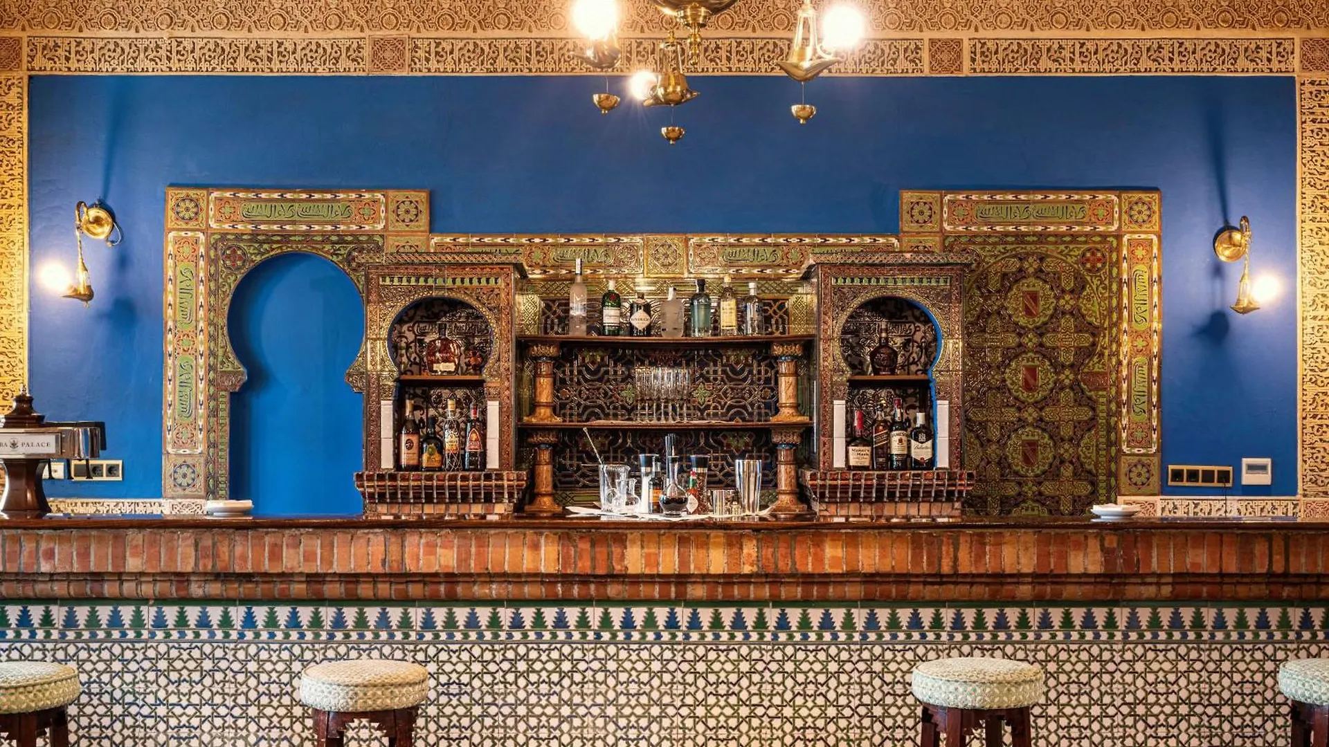 Alhambra Palace Hotel Гранада 5*,