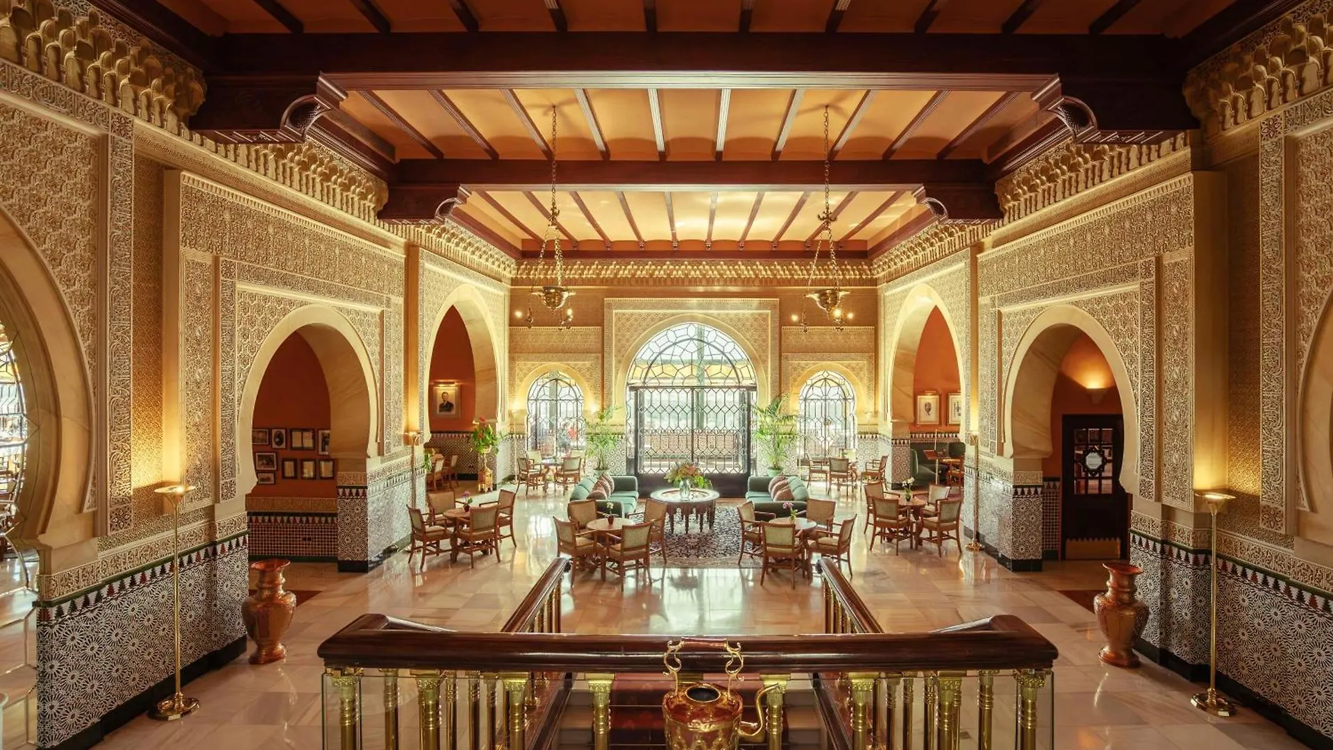 Alhambra Palace Hotel location