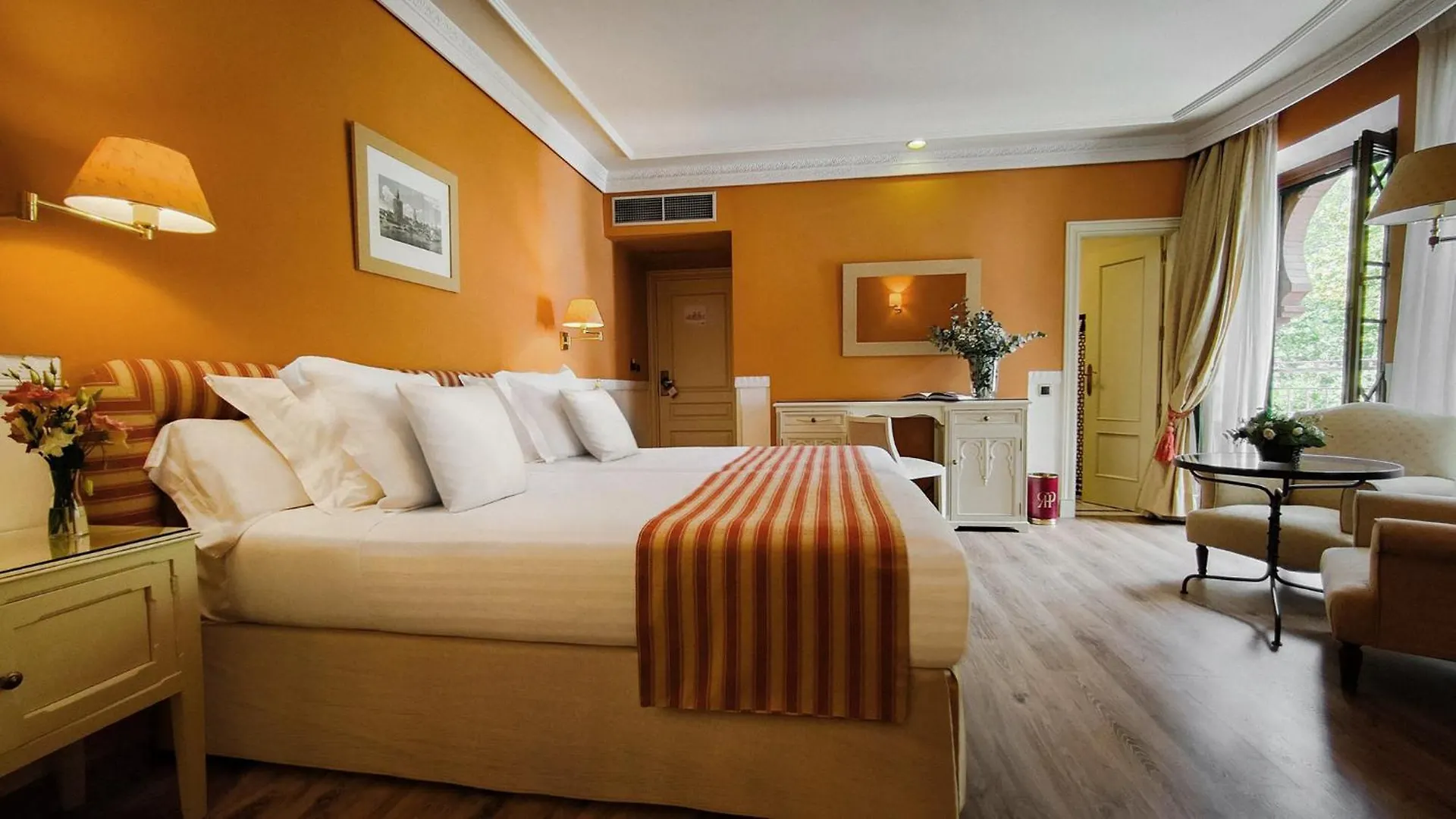 Alhambra Palace Hotel Гранада 5*,